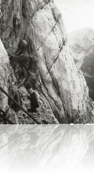 Anton Tone Črv v Srebrnjaku leta 1981 (prvenstvena smer Cerkljanska) Foto M. Černilogar